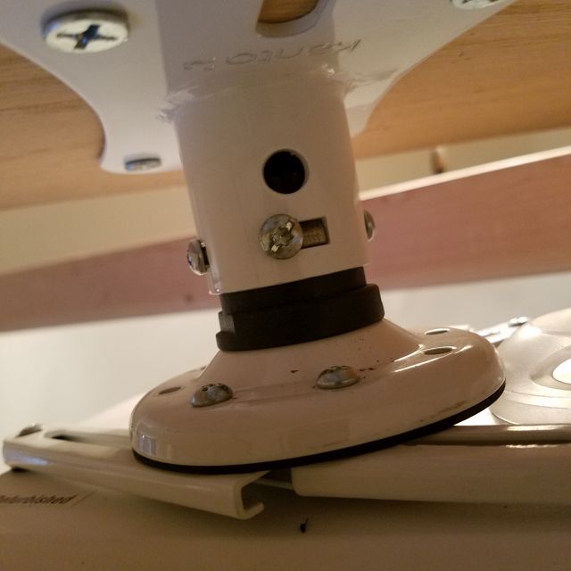 ProjectorMount_640x480.jpg